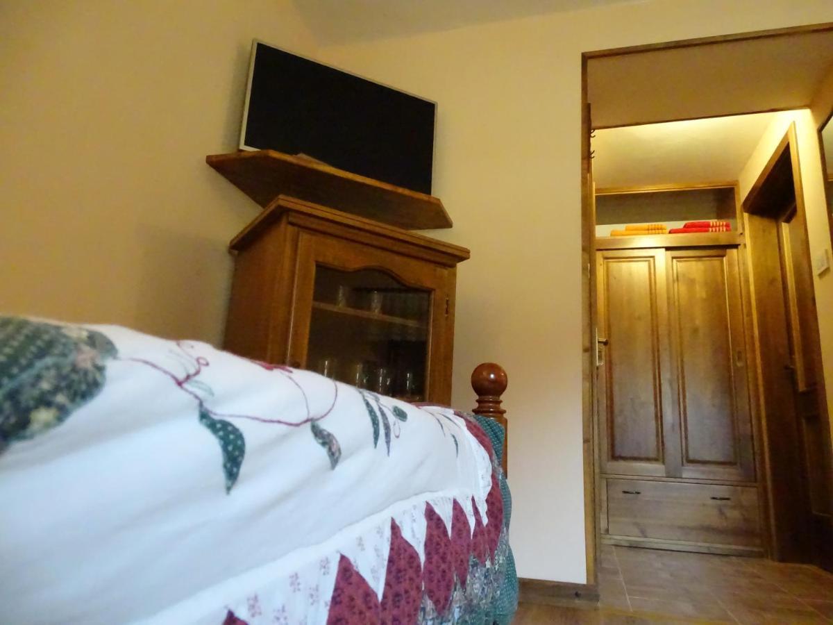 Apartmaji Pr-Gujlu Sela Nad Podmelcem 5220 Tolmin Podmelec Exterior foto