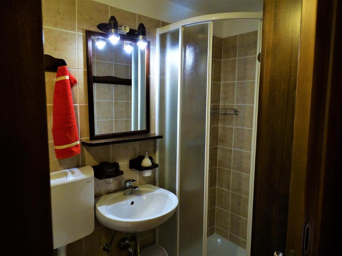 Apartmaji Pr-Gujlu Sela Nad Podmelcem 5220 Tolmin Podmelec Exterior foto